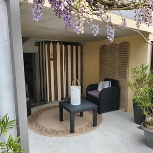 T2 Terrasse De Charme A Rochebonne 400 M Apartment